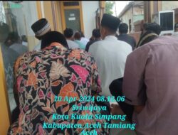 Meski Hujan Tak Lunturkan Niat Untuk Sholat Idul Fitri 1445 Hijriah