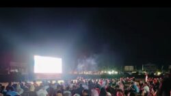 Masyarakat Aceh Tamiang Gelar Nonton Bareng Di Halaman Tribun Belakang kantor Bupati