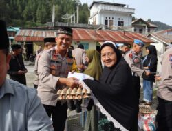 Kapolres Aceh Tengah, Bagikan Paket Sembako Kepada Warga di Aceh Tengah  – Takengon