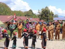 Antusias Masyarakat Sambut Kunjungan Tim Wasev TMMD 121 Kodim 0106/Aceh Tengah