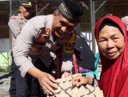 Jumat Barokah, Kapolres Aceh Tengah Salurkan 20 Paket Sembako Sebagai Tali Asih ke Warga Kampung Paya Dedep