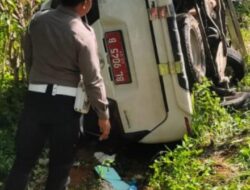 Satu Unit Ambulans Pembawa Pasien Mengalami Kecelakaan di Km 40 Bener Meriah