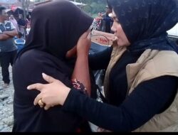 Tangis Haru Warga Pengungsian, Saat Agustina Anggota DPRK Aceh Tengah Hadir di Tenda Pengungsian